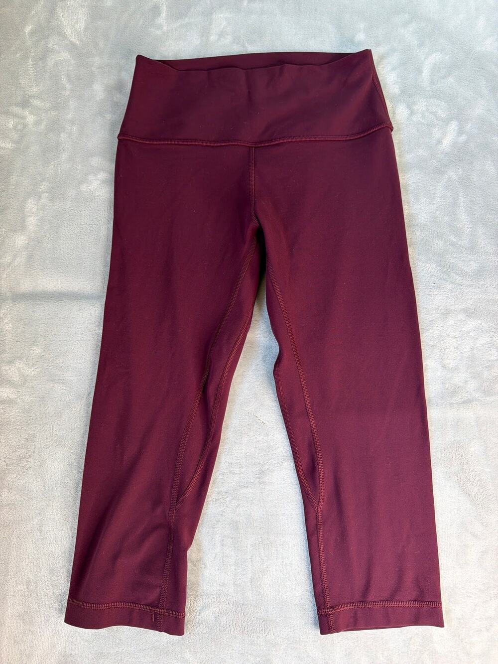 Lululemon align crop 19" size 8 deep ruby